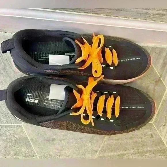 Nike Odessey Athletic Shoes React Shield Orange Black Size 8.5 Women - Picture 4 of 6